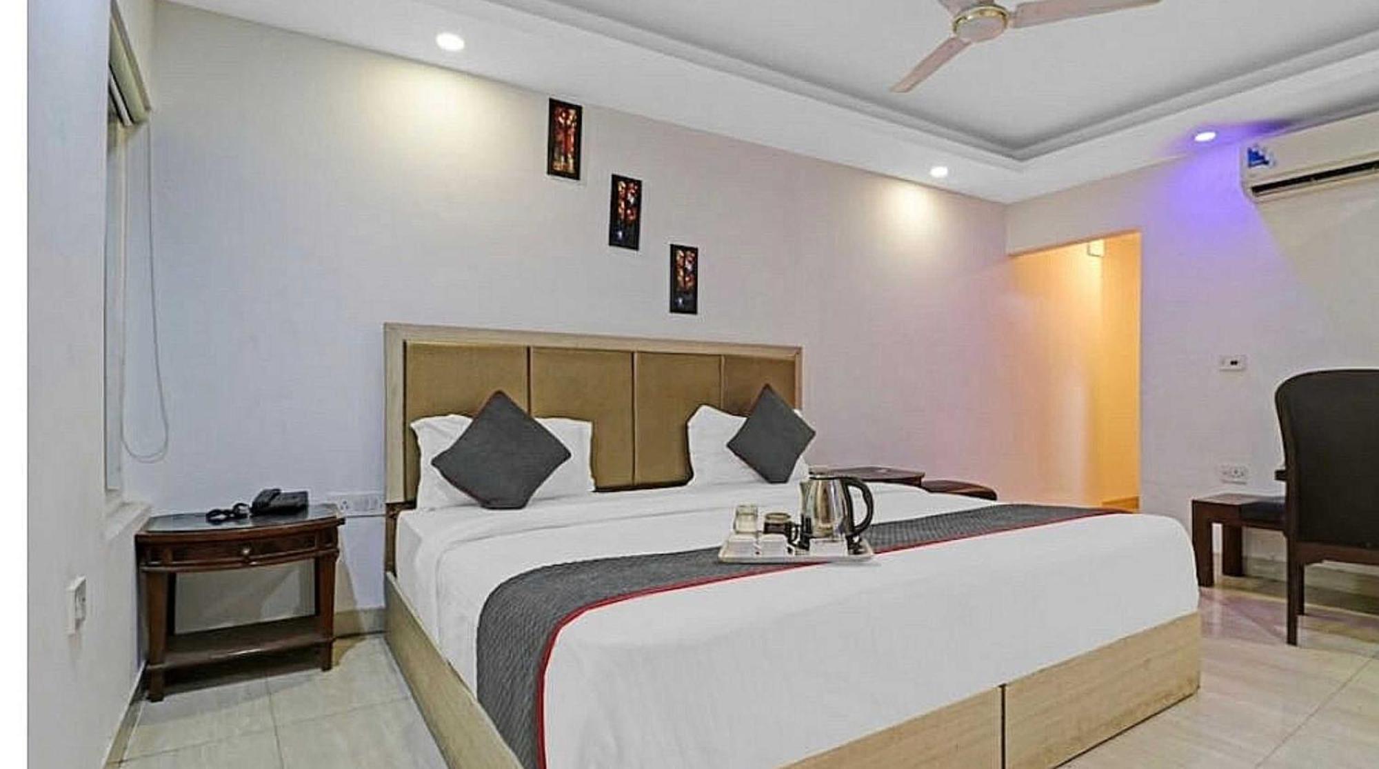 Super Hotel O Mahal Yeni Delhi Dış mekan fotoğraf