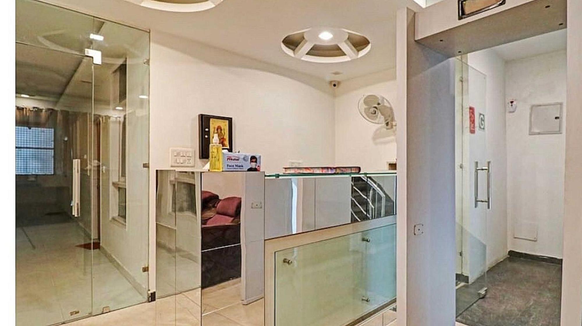 Super Hotel O Mahal Yeni Delhi Dış mekan fotoğraf
