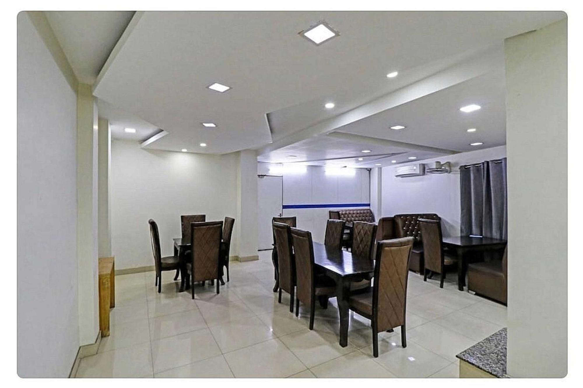 Super Hotel O Mahal Yeni Delhi Dış mekan fotoğraf