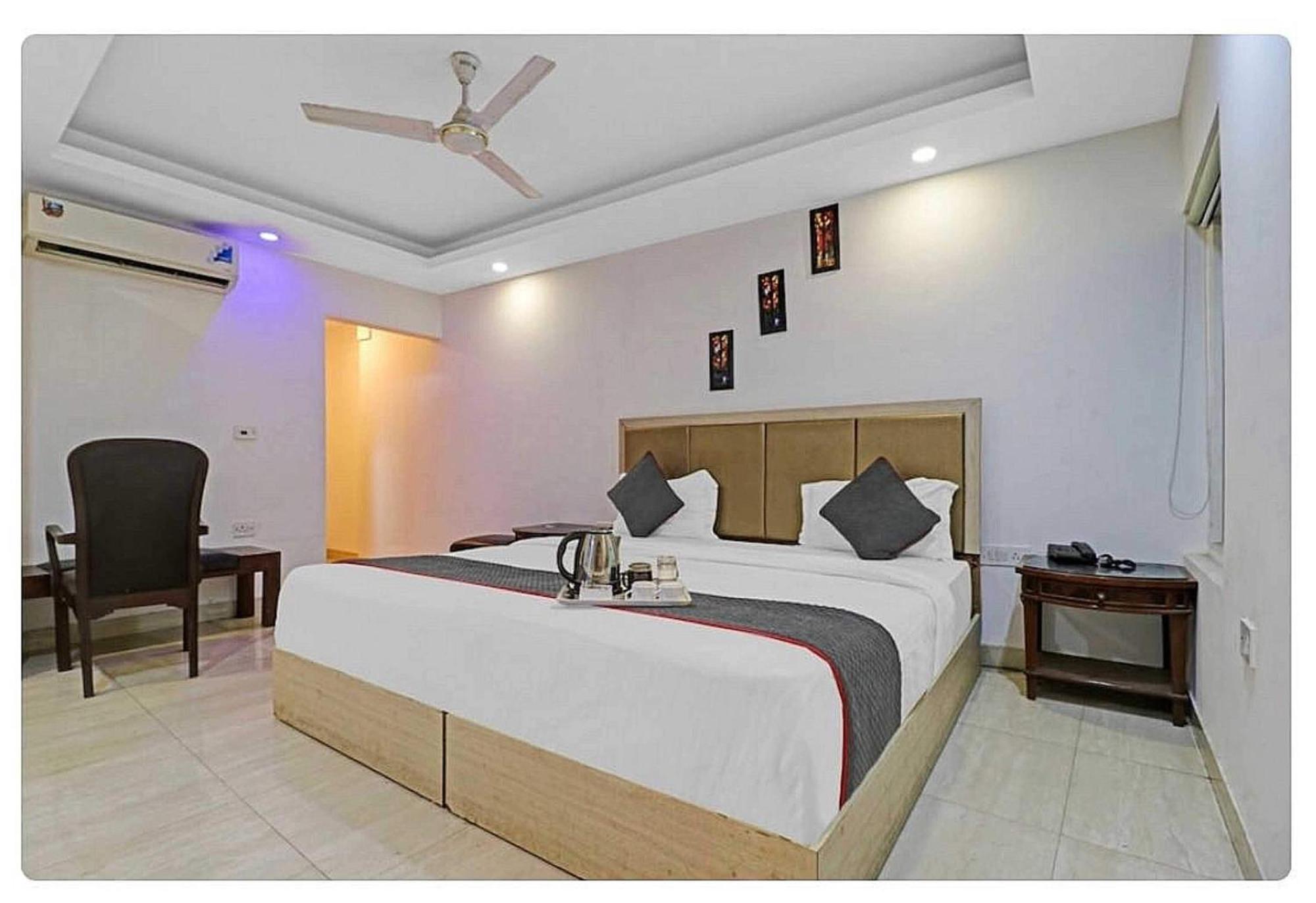 Super Hotel O Mahal Yeni Delhi Dış mekan fotoğraf