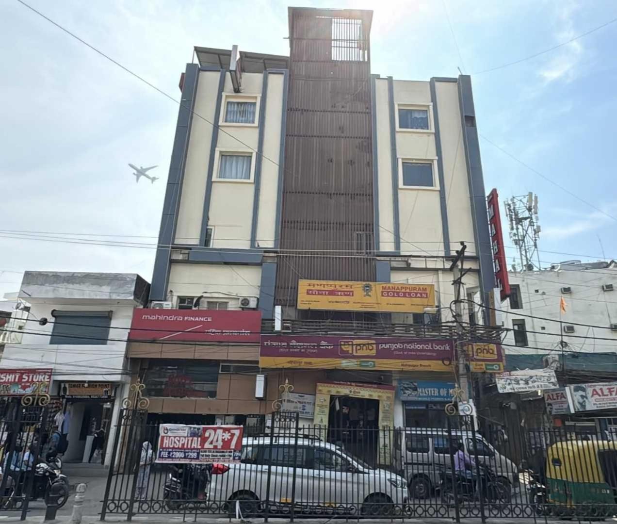 Super Hotel O Mahal Yeni Delhi Dış mekan fotoğraf