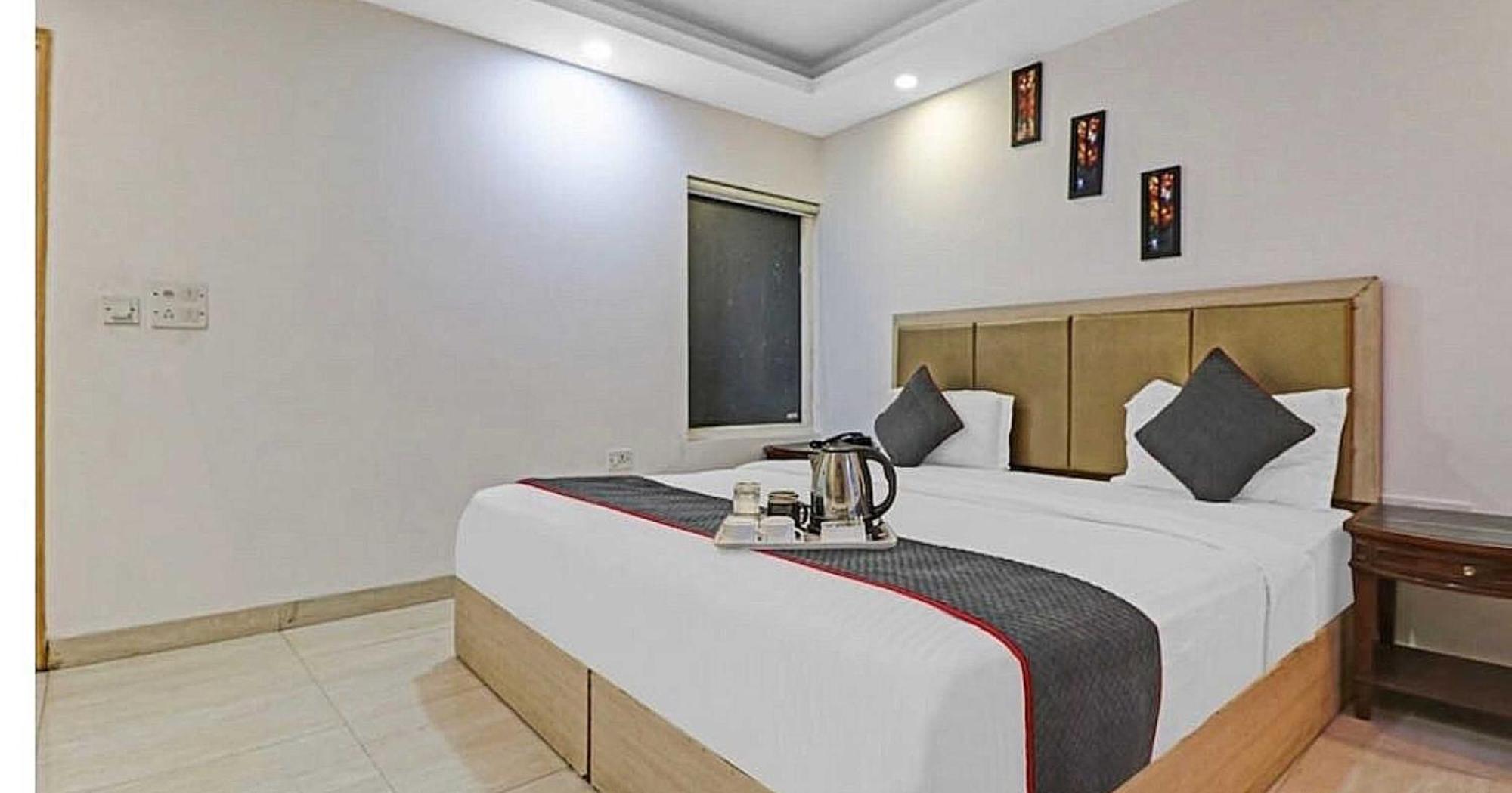 Super Hotel O Mahal Yeni Delhi Dış mekan fotoğraf