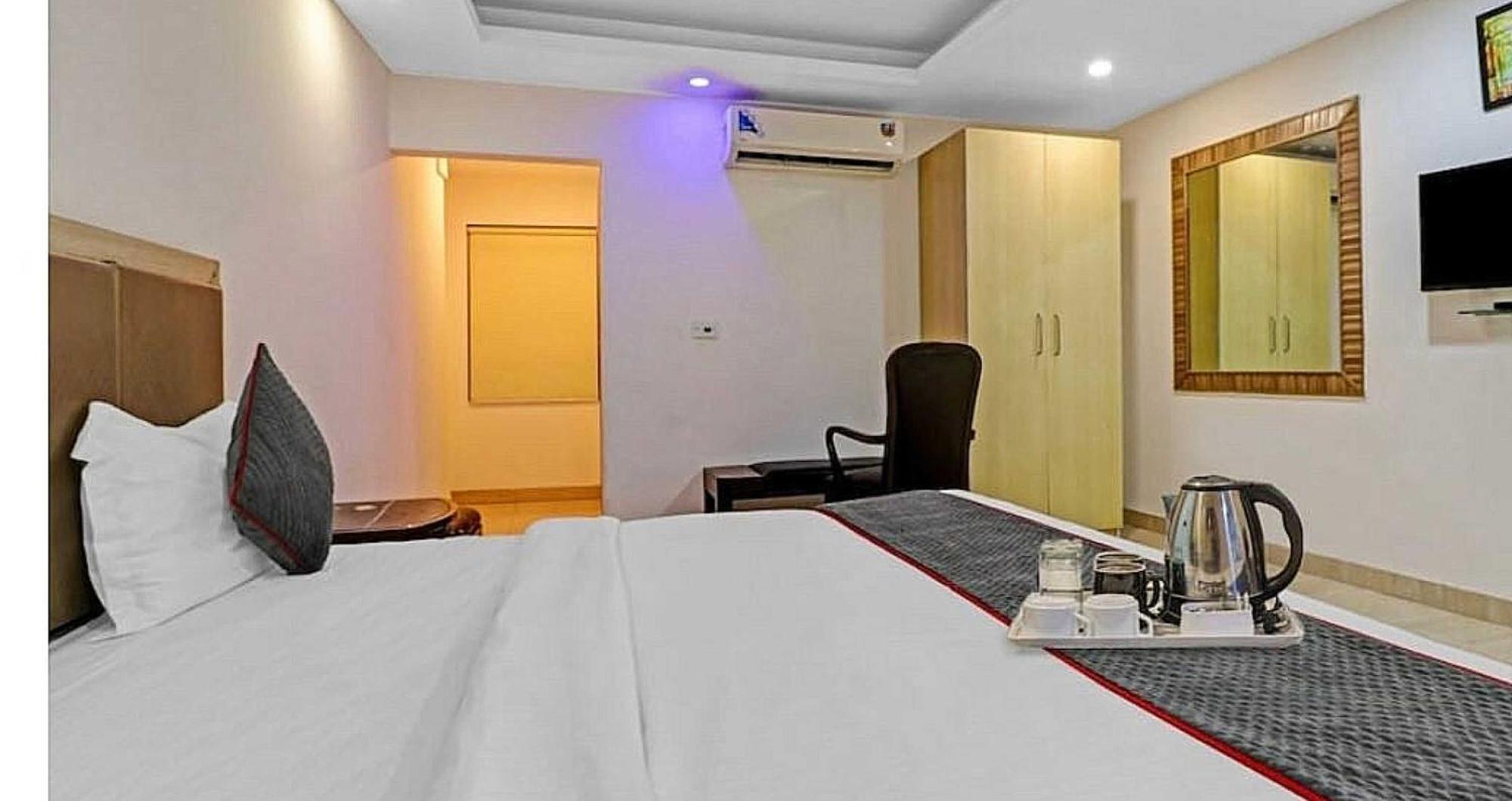 Super Hotel O Mahal Yeni Delhi Dış mekan fotoğraf