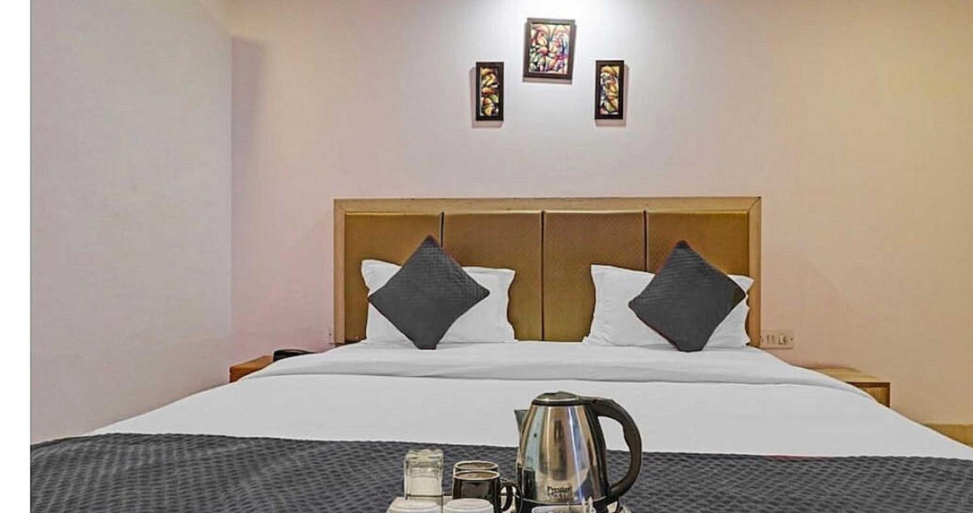 Super Hotel O Mahal Yeni Delhi Dış mekan fotoğraf