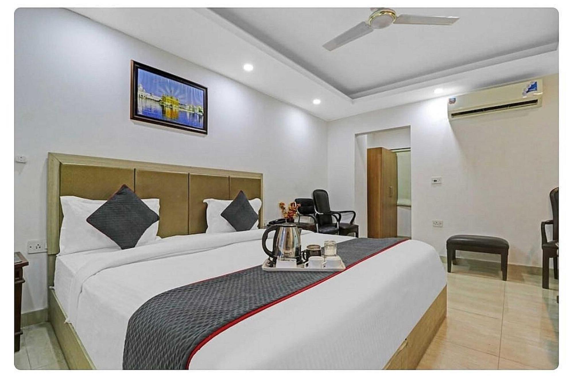 Super Hotel O Mahal Yeni Delhi Dış mekan fotoğraf